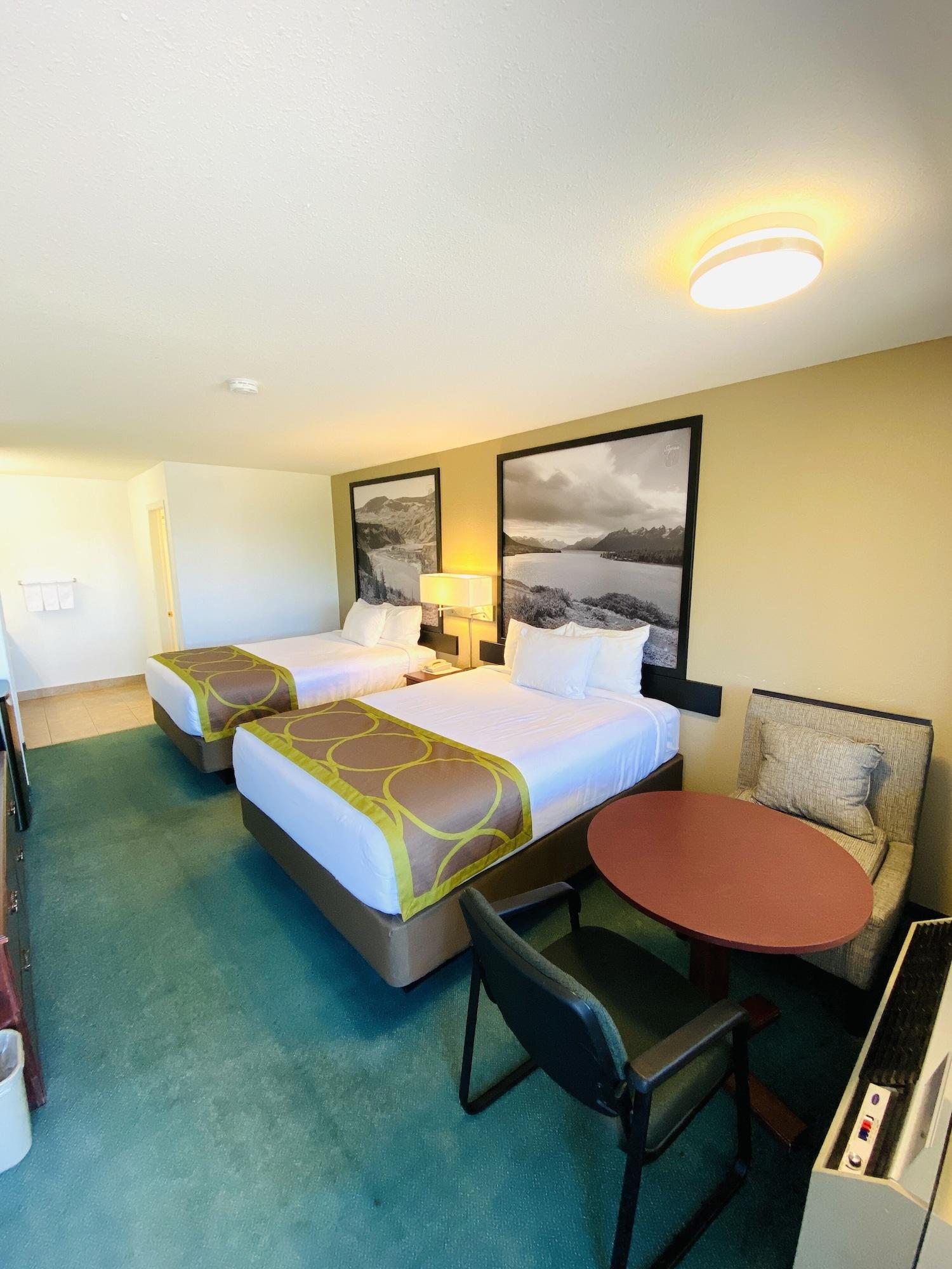 Hotel Super 8 By Wyndham 100 Mile House Exterior foto