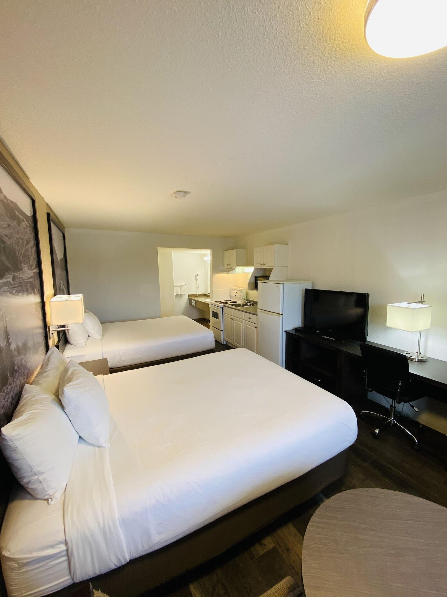 Hotel Super 8 By Wyndham 100 Mile House Exterior foto