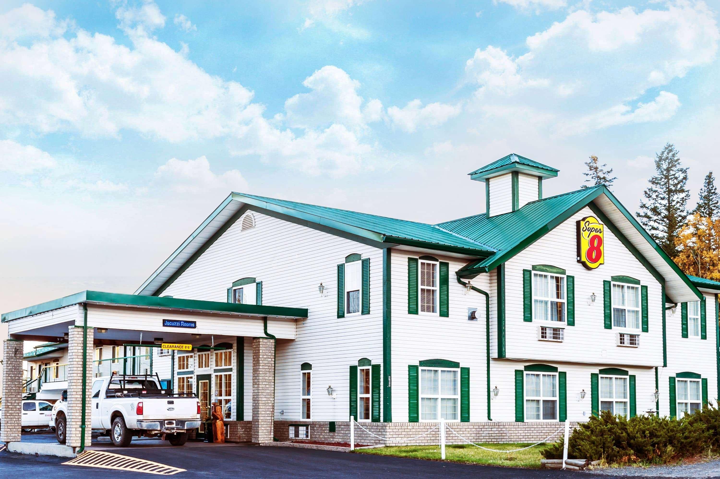Hotel Super 8 By Wyndham 100 Mile House Exterior foto